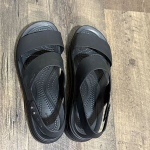 CROCS Brooklyn Low Wedge in black